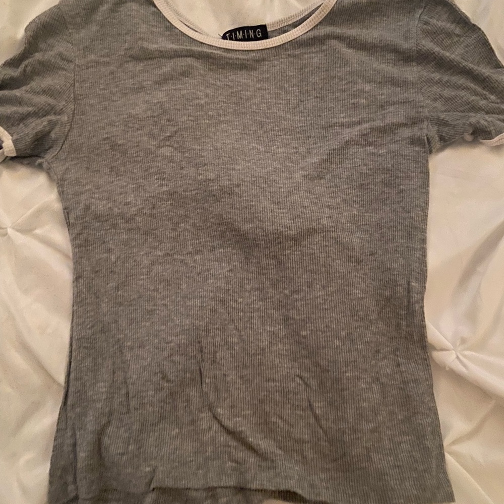 grey crop top tshirt